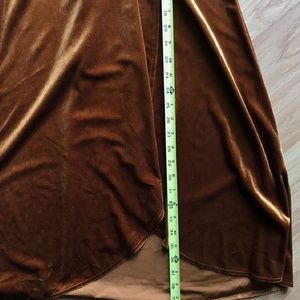 Forever 21 Elegant midi dress. Golden color